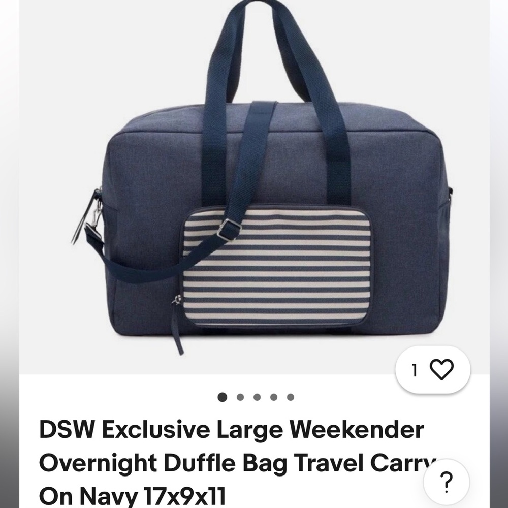 New Women’s duffle bag with attached outer pouch!!